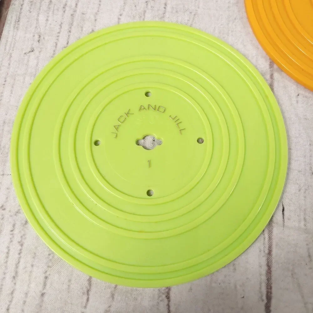 Vintage Fisher Price Music Box Record Player Classic Toy With 5 Discs USED